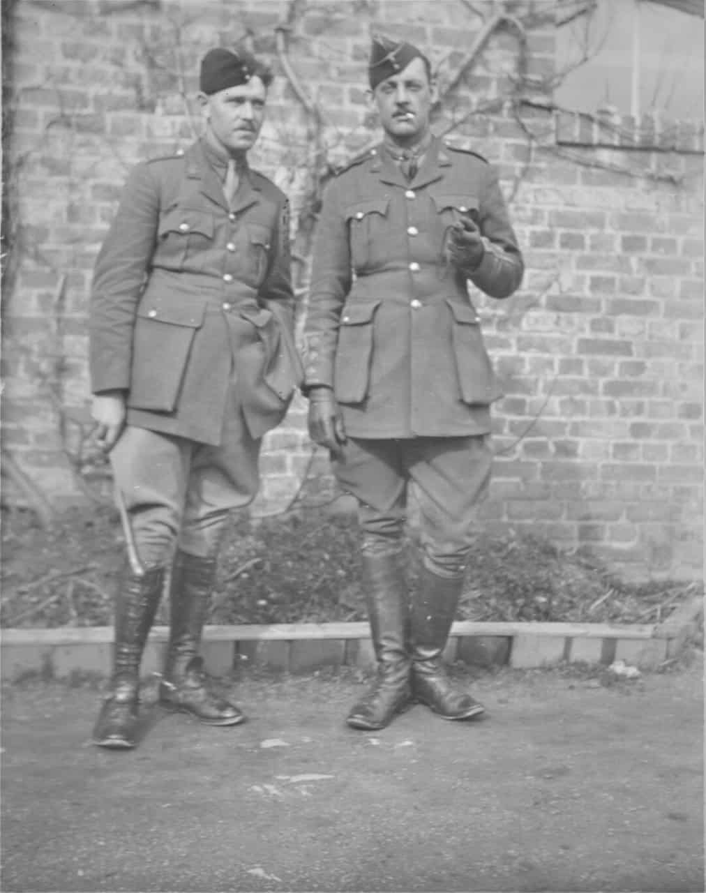 7.-1919-two-Canadian-soldiers