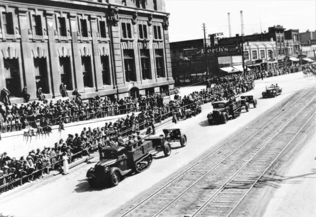 1935-First-Decoration-Parade-with-vehicles-Winnipeg